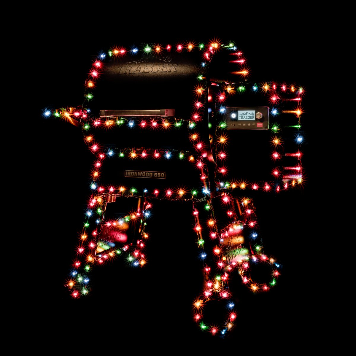 TraegerGrills's tweet photo. From all of us at Traeger, we wish you a Merry Christmas #Traegerhood 🎄 we hope your day is filled with family, friends, and plenty of delicious wood-fired goodness.⁠ https://t.co/jZJENJ8Asl