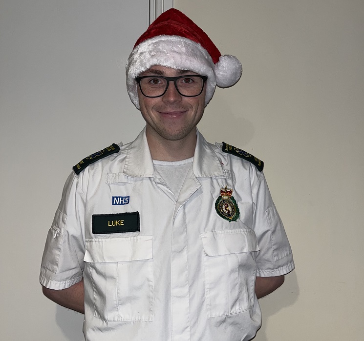 For 22-year-old Northamptonshire Care Assistant Luke Smith-Whelan, his ideal Christmas is helping others making sure they get to spend the day with their families.

emas.nhs.uk/news/latest-ne…