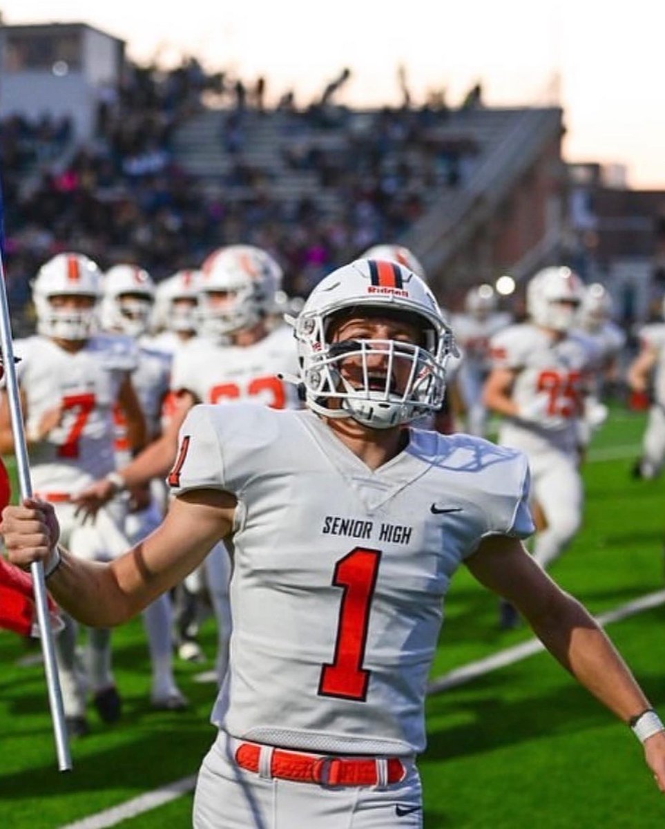 Senior Bronc Football tweet media