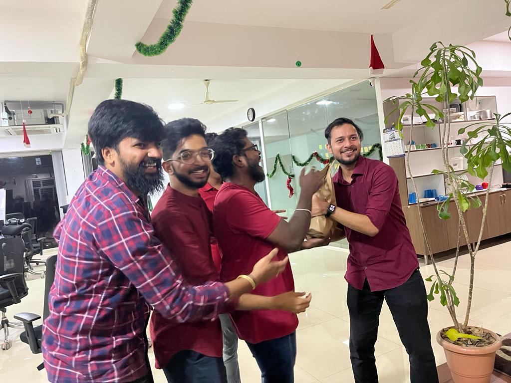 design_string's tweet image. Make memories galore! Happy Holidays.