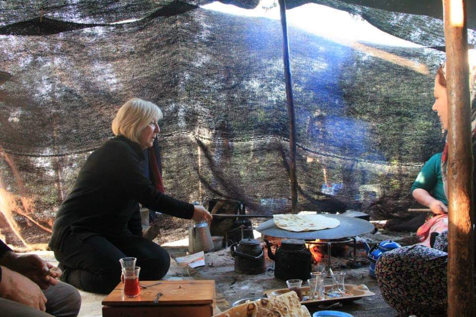 Yörüklerimiz Mersin Aydıncık Pembecik dağlarından çıkarılmak isteniyor! Çadırları  sökülüyor…..
 Hepimiz yörüklere sahip çıkmalıyız!Sonuç hepimiz için çok önemli. 
     Doğal hayvancılık sona eriyor.  yapay, suni et üretimi başlıyor. Gıdada dışa bağımlılık artıyor.