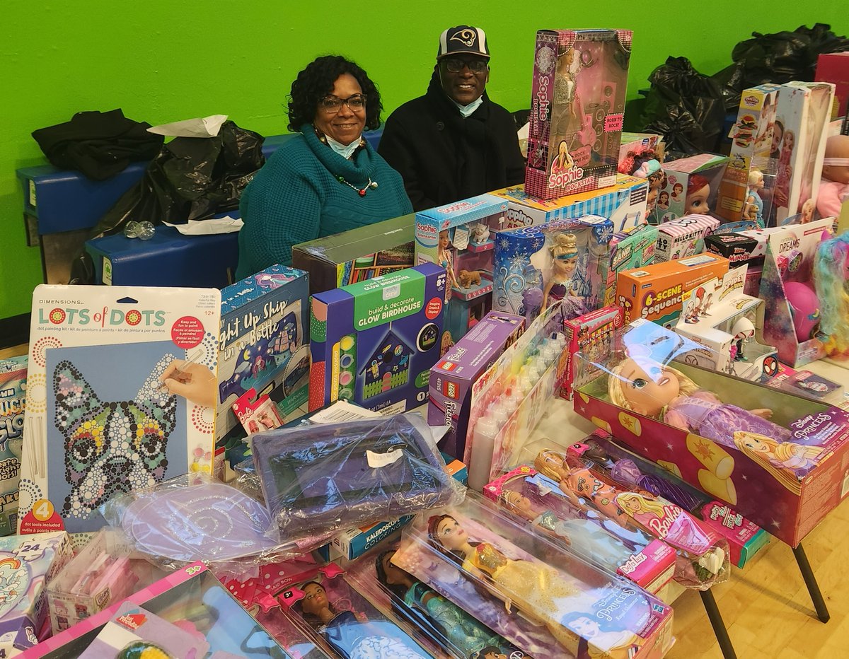 Merry Christmas from the 113 Precinct family to yours! More photos coming soon! #SantaExpress #YCO #CommunityAffairs #ToyDrive #RoyWilkins Thank you #HanceFamilyFoundation for donating over 500 toys!