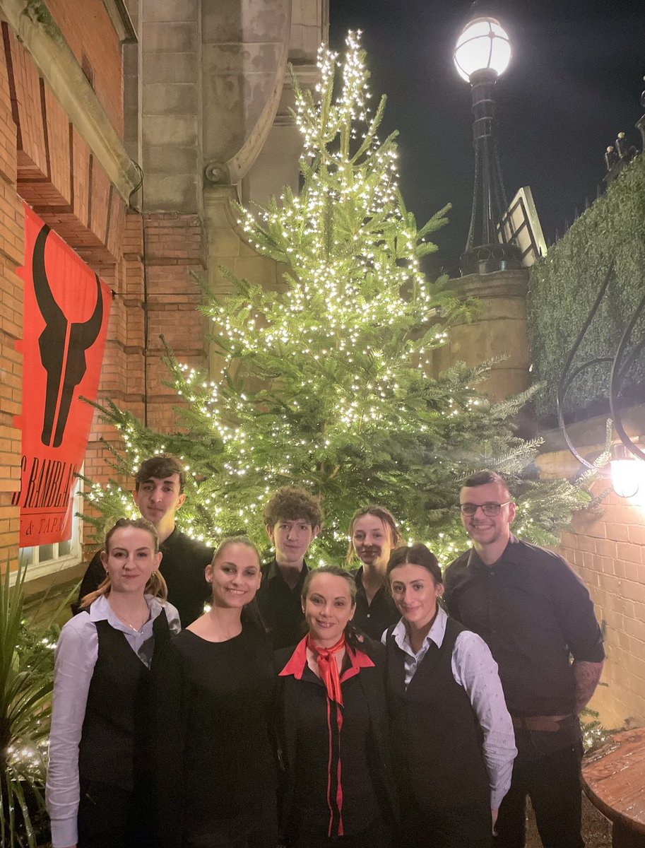 MERRY CHRISTMAS 🎄🎅🏽🎁

We hope you’re having a lovely Christmas Day. Las Ramblas will be back open tomorrow, Boxing Day from 3pm!

LasRamblasWineandTapas.co.uk