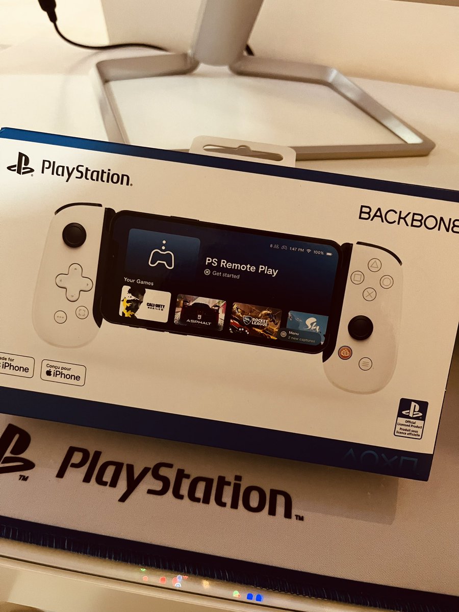 Dino_Roared's tweet photo. #Backbone #PlayStationBackbone #PlayStationRemotePlay #PSRemotePlay @backbone @PlayStation #Gamer #NiceList #ThanksSanta https://t.co/eQfokKzzpj