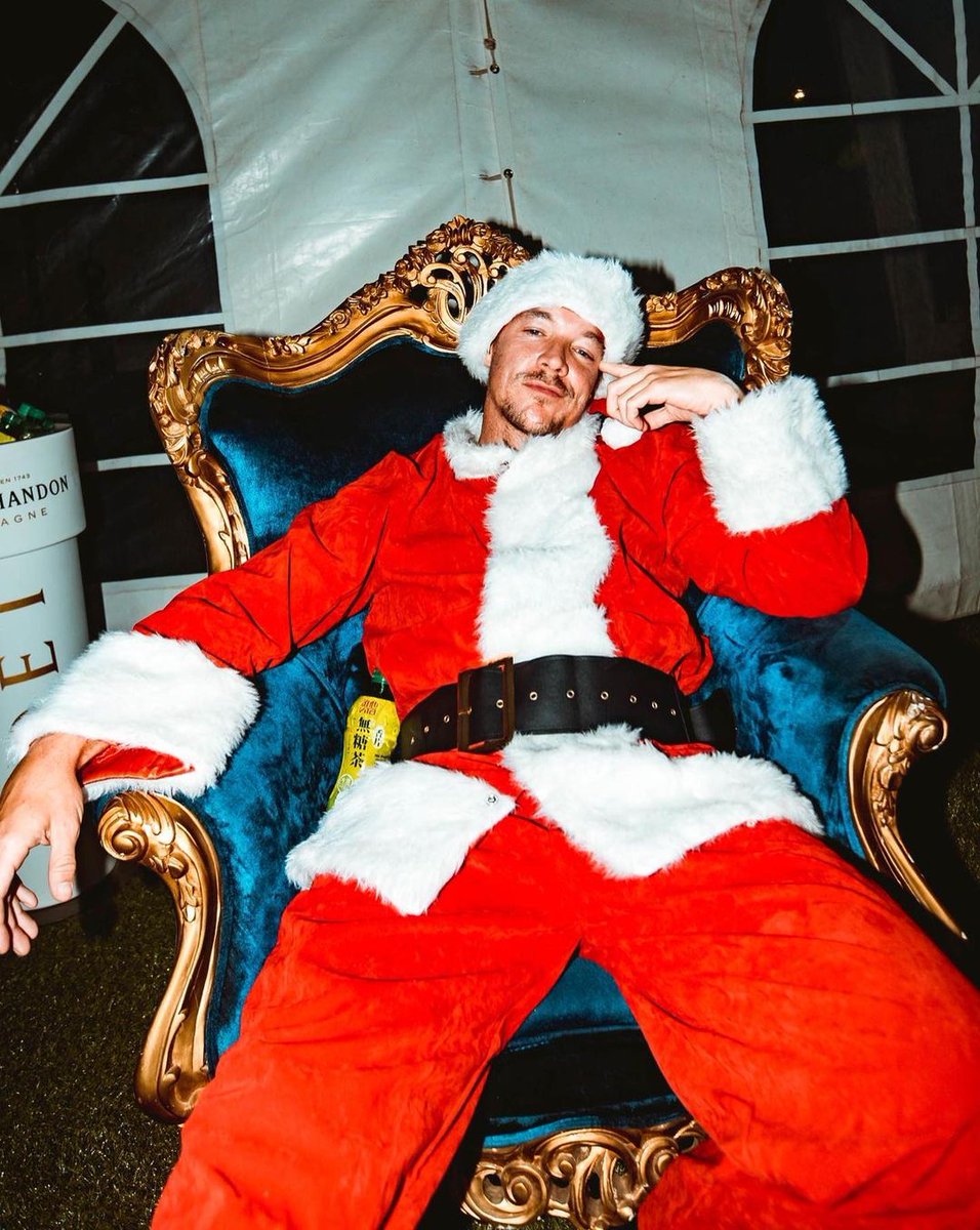 merry christmas everyone 🎁