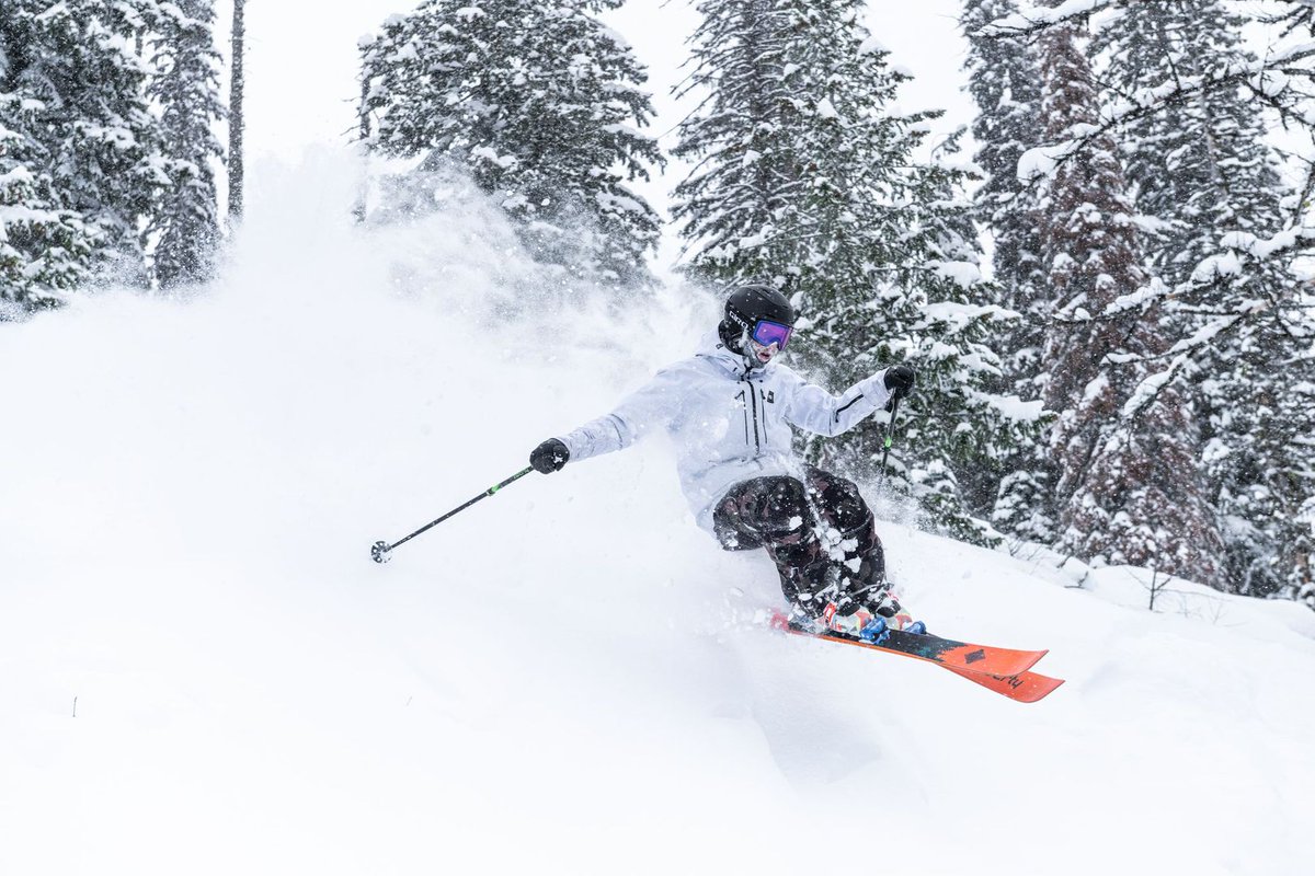 redresort's tweet photo. When you ask for snow and Santa delivers... ๐คฉ
Merry Christmas and happy Holidays, ya filthy animals!
#TheGoodLifeAtRED #REDResort #KootRocks #ExploreBC #Rosslander #Rossland #PowderHighway #MerryChristmas #HappyHolidays
๐ธ @ashvoykin https://t.co/wJx6pT9w0X