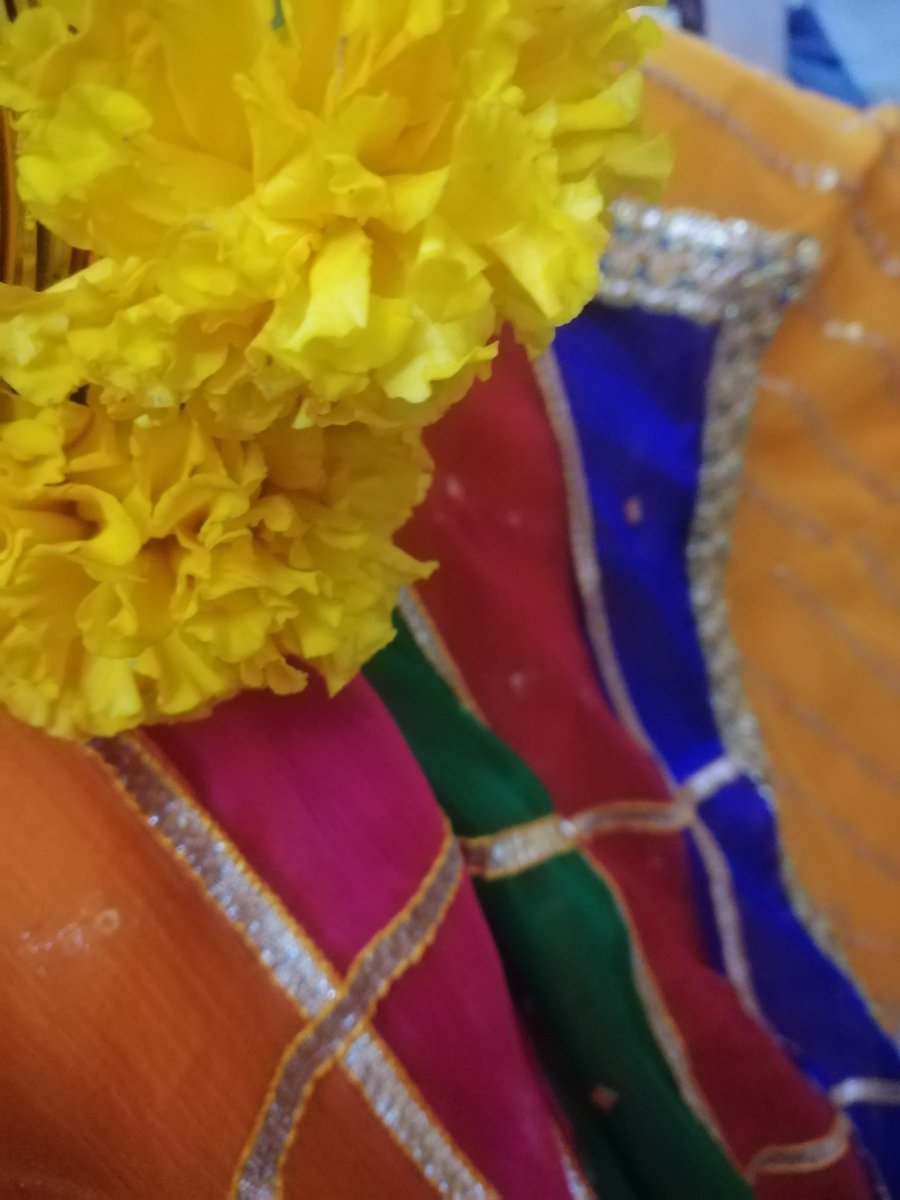 Rubab47971525's tweet photo. The yellow atmosphere and the beginning of new life...

ALHUMDUALLAH NIKKAHFIED.....!!!! https://t.co/1l8GPjr9cB