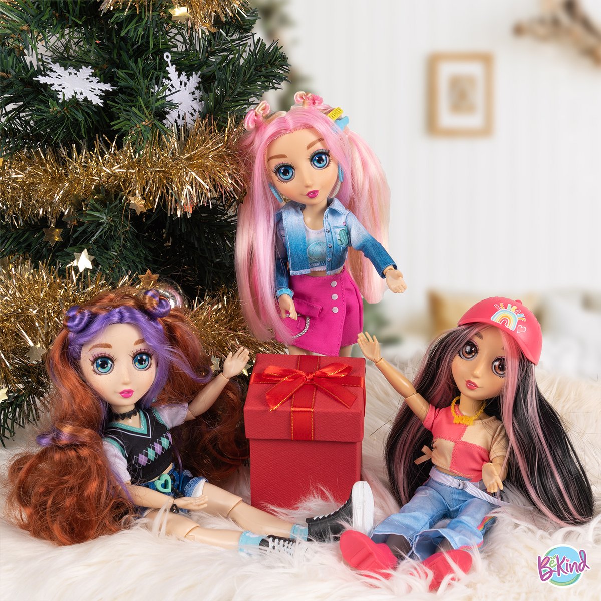 Happy Holidays from the BeKind Dolls!

#bekind #bekinddolls #happyholidays #christmas