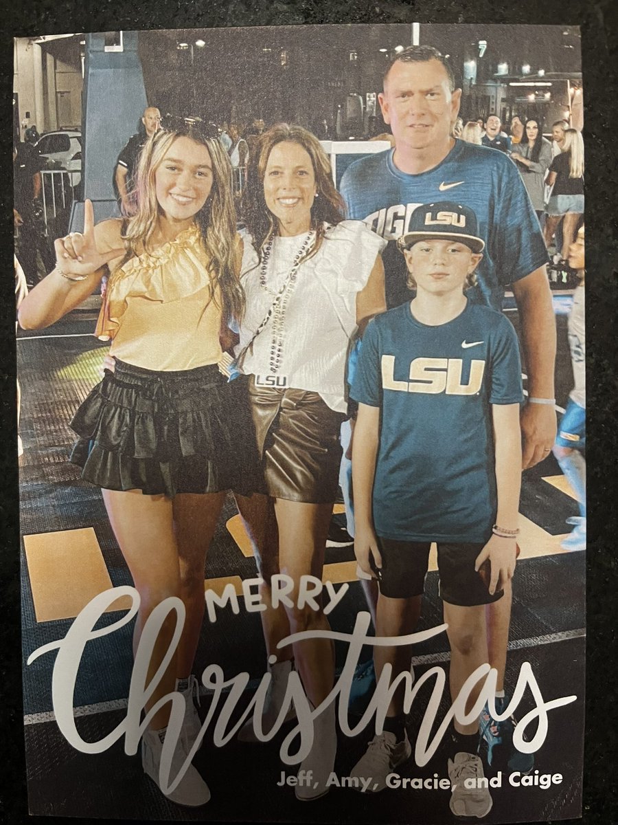 CoachCajunMoore's tweet photo. Thankful for the - 
PAST…PRESENT…FUTURE…
Especially for everyone who has helped &amp; welcomed our family to Baton Rouge during our transition to new schools, new teams &amp; new jobs - so many special people that we now call family! Truly blessed!
Merry CHRISTmas!
#FollowHisPlan https://t.co/1sQvqyD6Is
