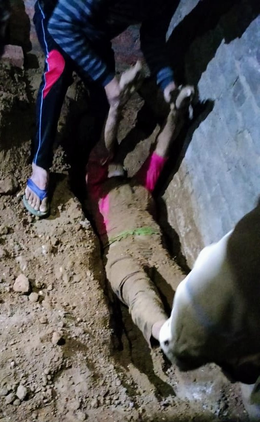 अहमद के लिए उमा ने घर छोड़ दिया 
अहमद के लिए उमा ने धर्म छोड़ दिया
अहमद के लिए उमा ने नाम बदल लिया
अहमद के लिए उमा ने मां बाप को छोड़ दिया
लेकिन उमा के लिए अहमद ने कुछ नहीं छोड़ा

अब 9 राज्यों में हिंदू अल्पसंख्यक हो चुके हैं!!
<a href="/SunilAmbekarM/">Sunil Ambekar</a> <a href="/DattaHosabale/">Dattatreya Hosabale</a>