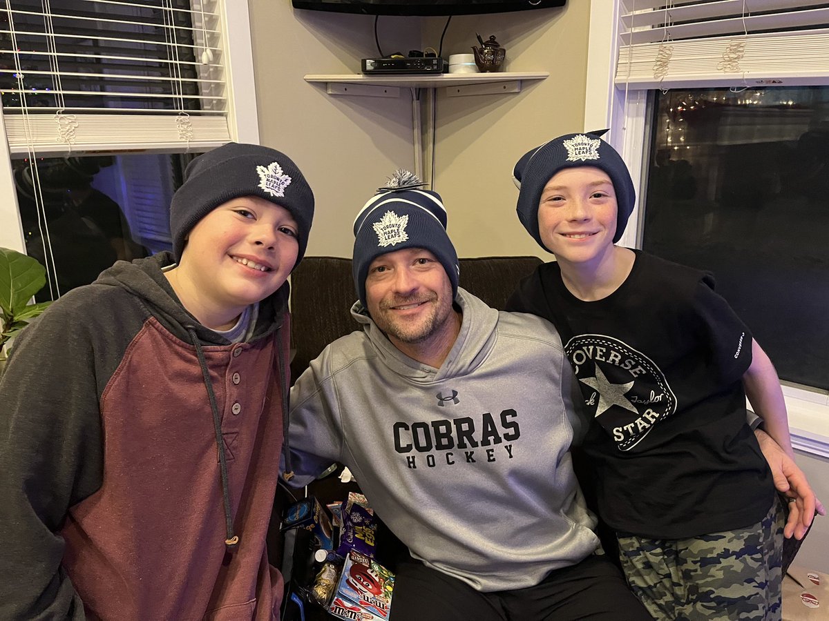 BeckettsPops's tweet photo. @MapleLeafs All the reverse retro https://t.co/oF5Q3kXANM