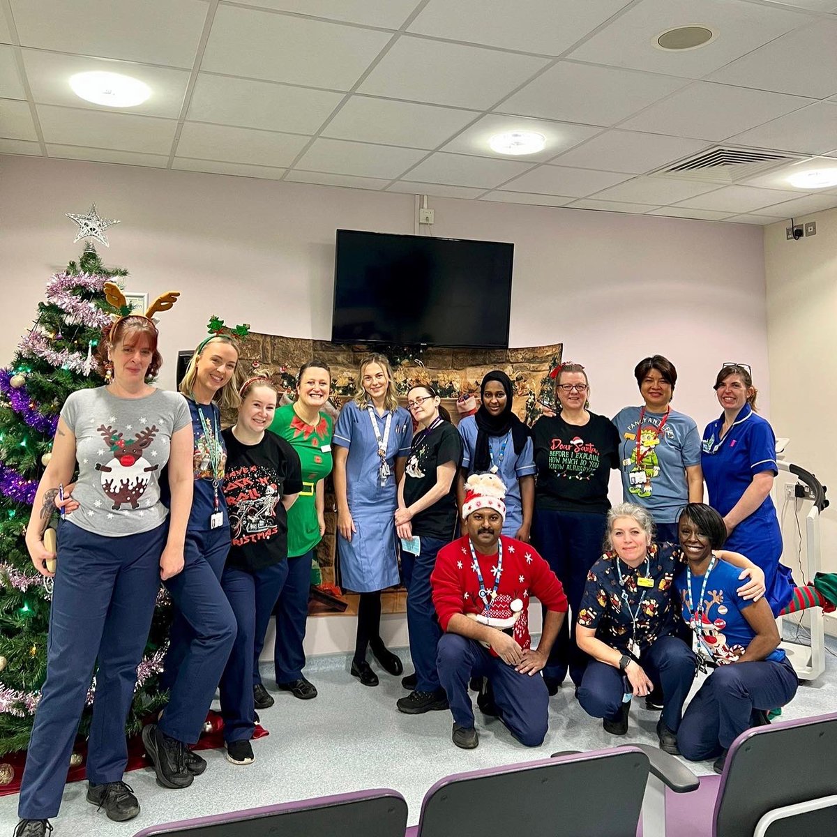 Merry Christmas from some of our team 🎄🧑‍🎄 <a href="/RobynClurow/">Robyn Clurow</a> <a href="/dalling_laura/">Laura Dalling</a>