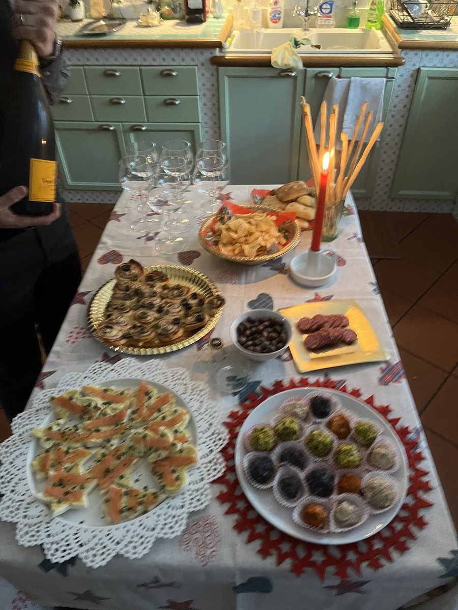 ROMOOD_'s tweet image. A wonderful Christmas table!❤️