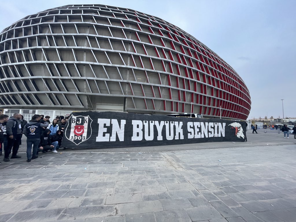 Yıllardan beri Kartalın şarkısı hep dilimizde.
