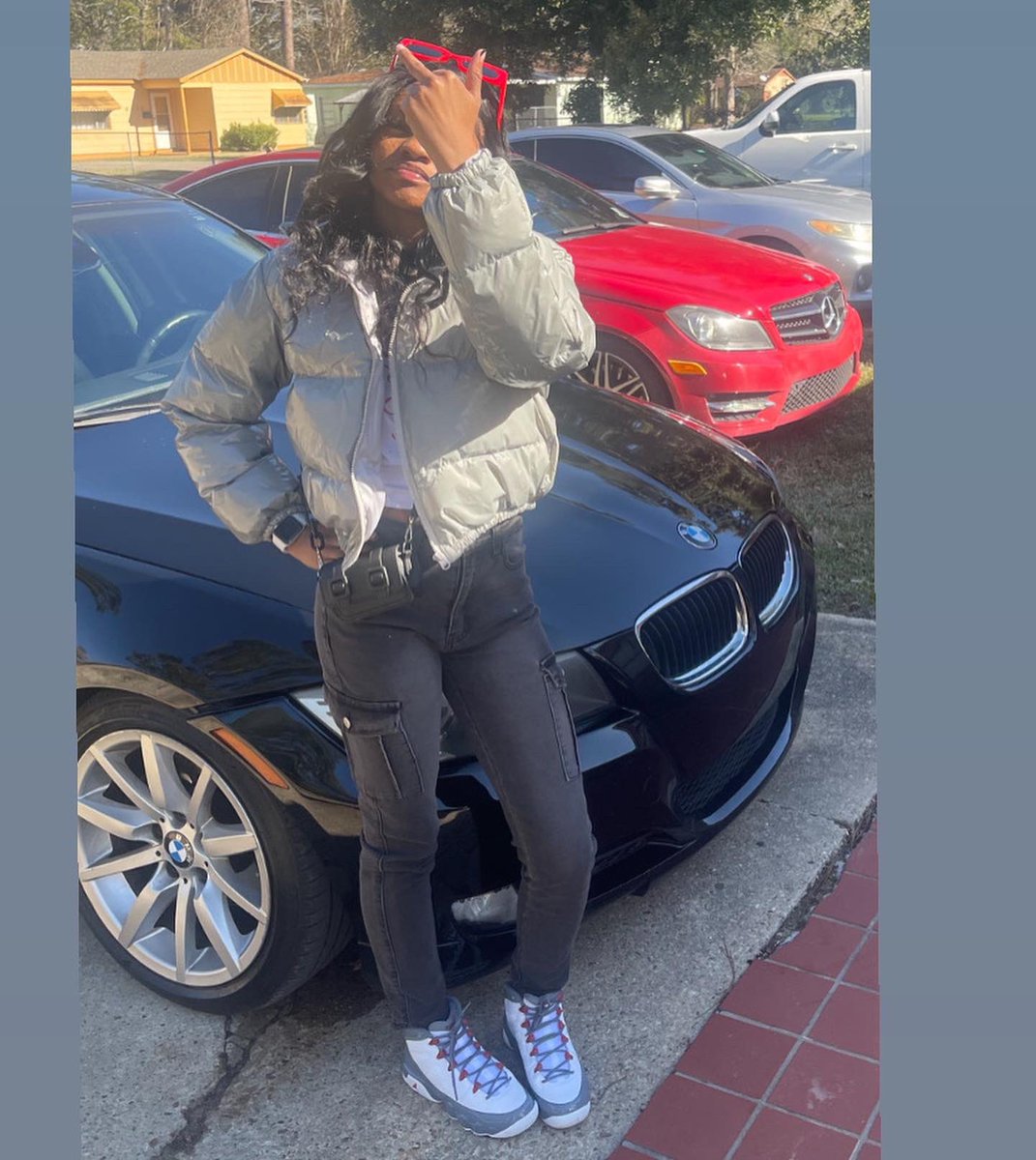 ciaradeshannon_'s tweet photo. i put no caption in my caption , i just swag on a bx 🖤 . #christmas2022🎄 #freecardale #longlivemybrother https://t.co/waOeWfXGLq