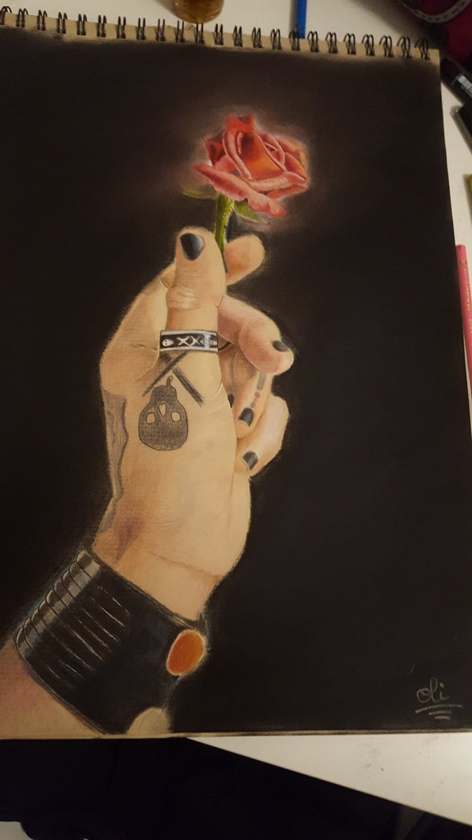 Maybee (@maybeehs) on Twitter photo 