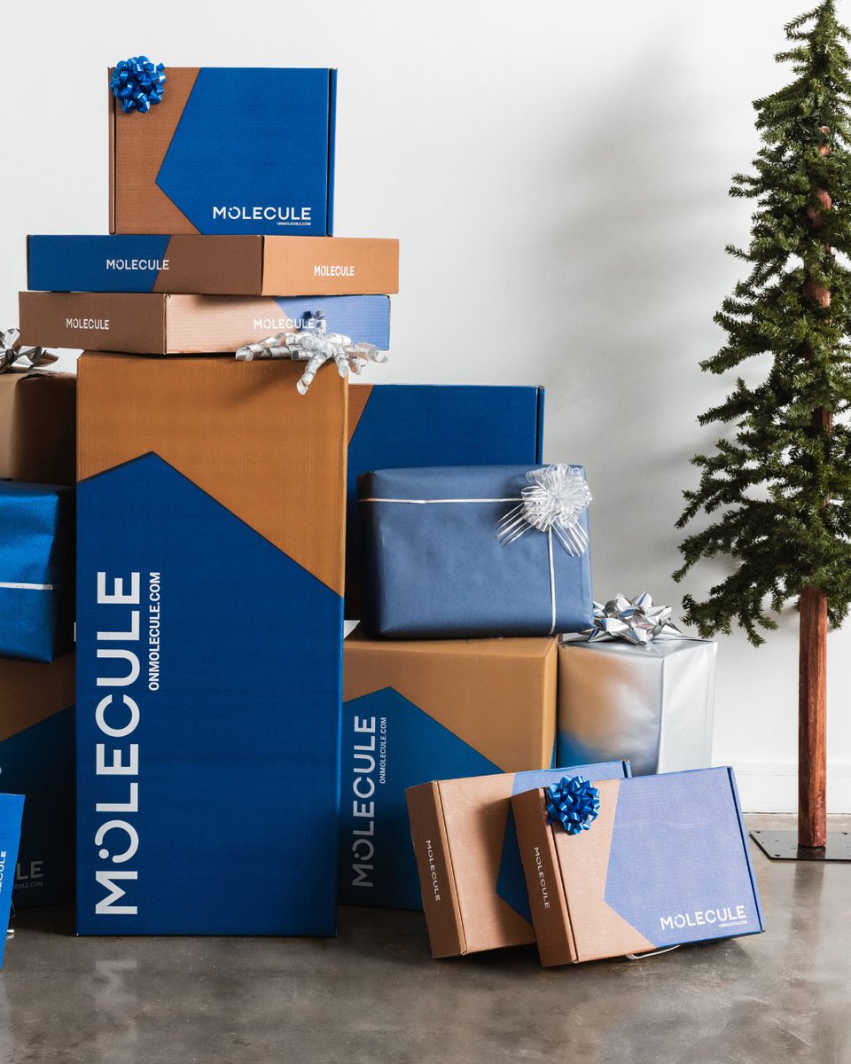 Merry Xmas! Wishing everyone a happy holiday filled with family, food, or at the very least... good sleep!

#MOLECULESleep #TurnOFFToStayON #sleeptip #healthtip #sleepbetter #restorativesleep #coolersleep #sleepcool #sleepfit #sleepfitness #backedbyscience #recoverysleep