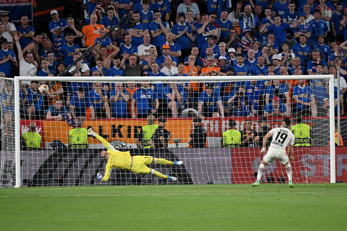 basti_red's tweet image. 