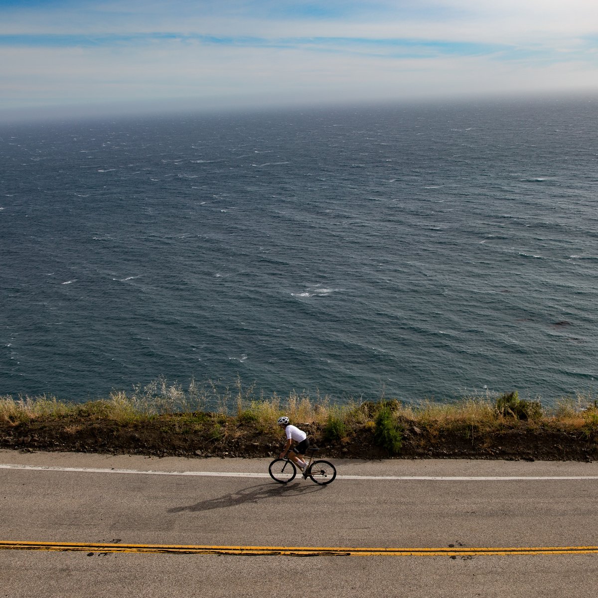 Merry Christmas and happy holidays! We hope you find cycling gear under the tree this year! 😍🎄

Photo by: Modern Hiker