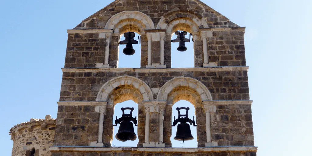 Two Christmas offerings that keep the dark and the light together in the mind – the well-known “I Heard the Bells on Christmas Day” by Henry Wadsworth Longfellow. Written in 1863, the darkest hour of the Civil War in America. And a very contemporary, wise
buff.ly/3EoizXO