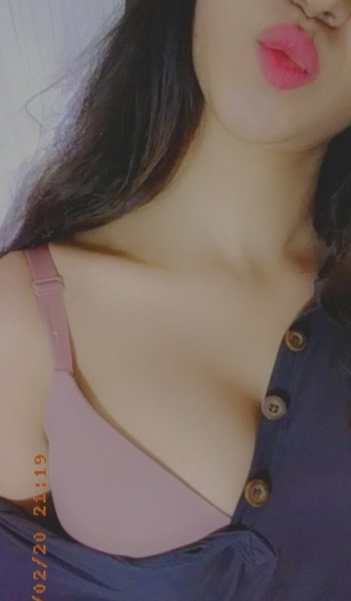 <a href="/TamannaTrisha0/">Tamanna Trisha</a> সিঙ্গেলরা বুকে আসো😍