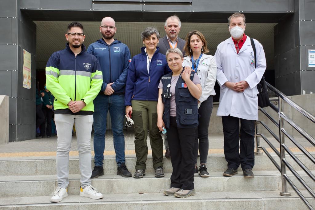AraosFernando's tweet photo. (1/4) Junto la ministra @ximenaguilera y ministro @GiorgioJackson estuvimos este domingo en Viña del Mar constatando en terreno el operativo oftalmológico del @SSVinaQuillota y @colmedchile para atención de afectados por el incendio https://t.co/Mlf71QTDeX
