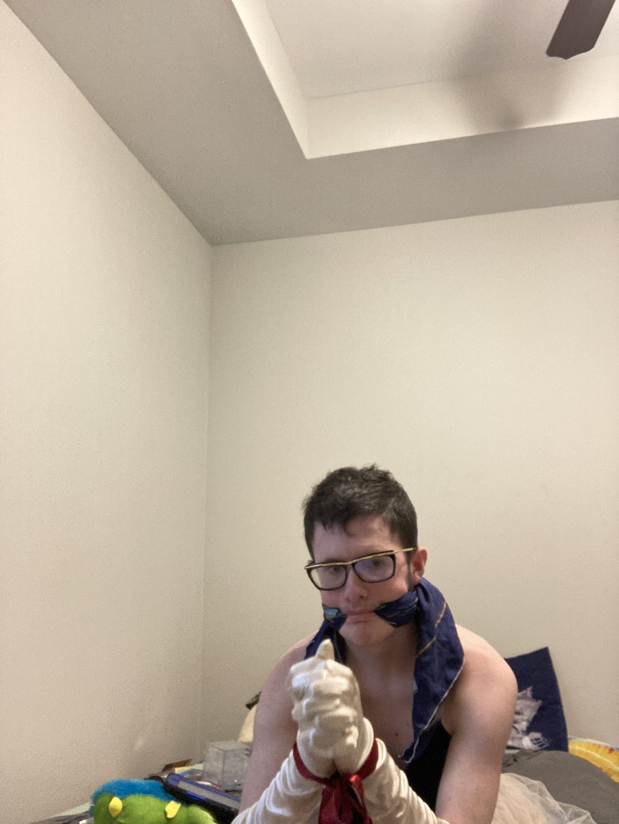 VictortheVict0r's tweet photo. Heres ur gift from me to you #nsfw #gagged #femboynsfw #horny #FemboyChristmas https://t.co/qtaYXB65Ul
