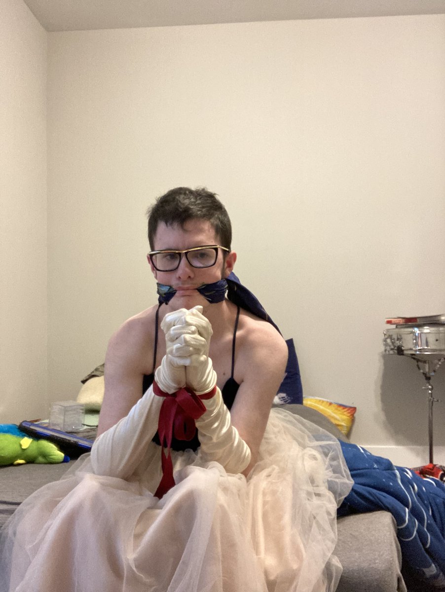 VictortheVict0r's tweet photo. Heres ur gift from me to you #nsfw #gagged #femboynsfw #horny #FemboyChristmas https://t.co/qtaYXB65Ul