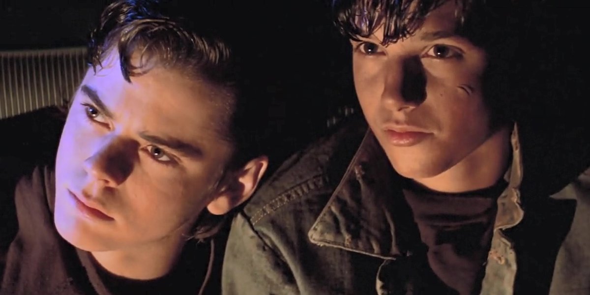 metacultura's tweet photo. Cine - Rescates - Los Marginados (The Outsiders, 1983), de Francis Ford Coppola (#LosMarginados/ #TheOutsiders/ #FrancisFordCoppola/ #Coppola/ #SEHinton/ #CThomasHowell/ #RalphMacchio/ #MattDillon) - La ansiedad junto al fuego - Por Emiliano Fernández
https://t.co/CE5lYAqwNH https://t.co/sFcLxaC81S