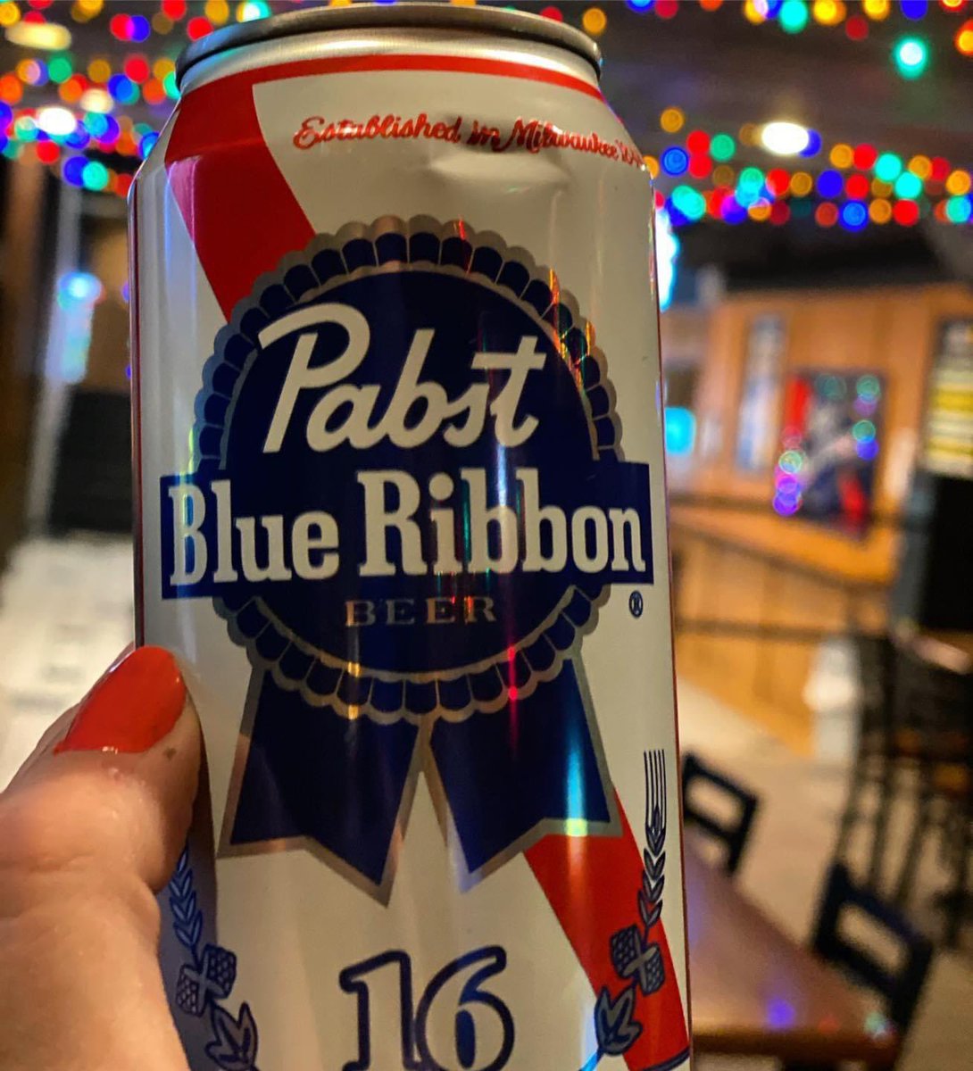 Cheers to a favorite holiday tradition - Christmas night at Joe’s Place! We open at 7pm tonight! 

#JoesPlaceIC