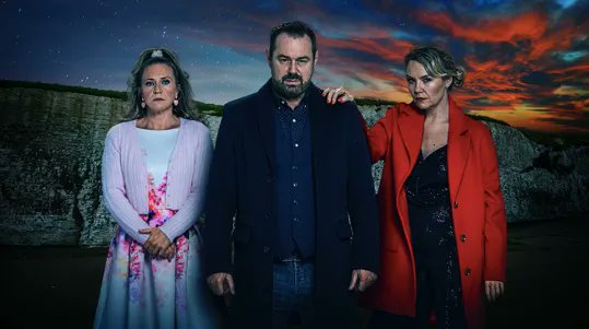 InsideSoapMag's tweet photo. Goodbye, Mick Carter! We were warned that this Christmas in #EastEnders would be his last. Now, head over to our website to hear what Danny Dyer and Kellie Bright had to say about Mick's final day…
https://t.co/Fg4Rd06W3T https://t.co/j7mjLOFBNt
