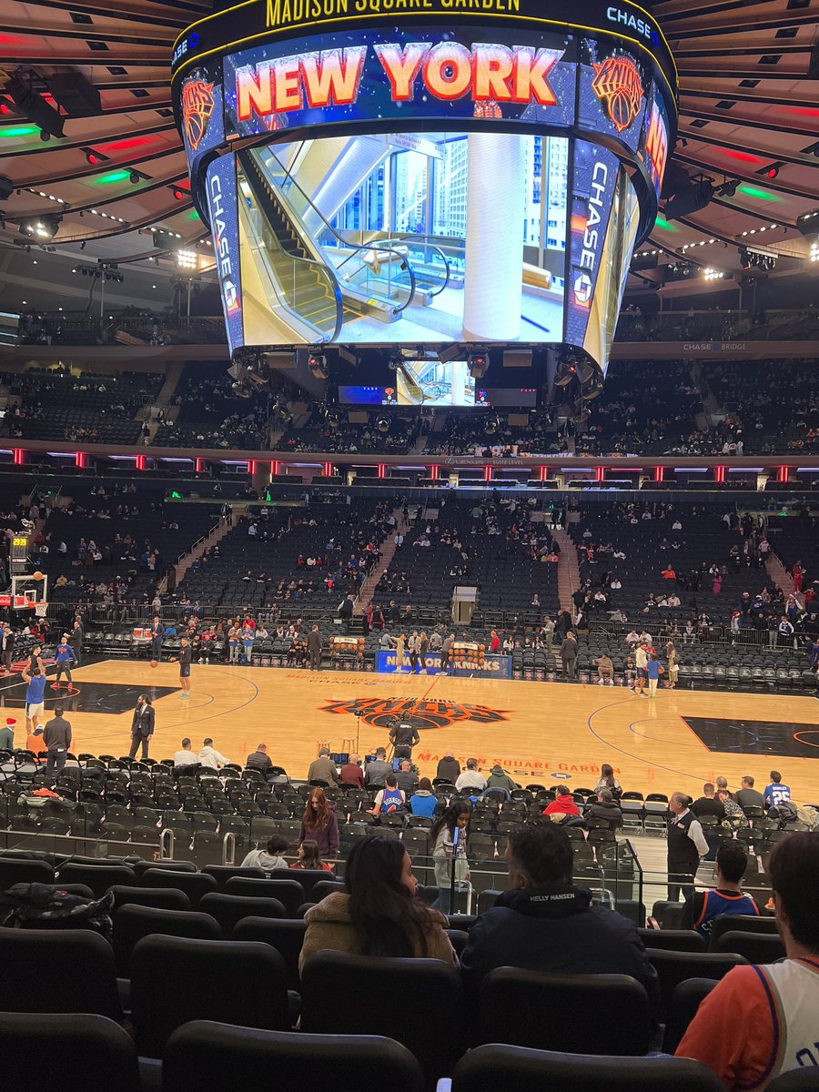 Darbykooper's tweet photo. Christmas Day game at MSG was🔥🔥 https://t.co/x2PUT5lUai