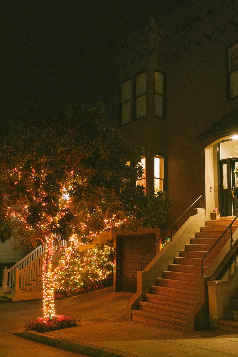 jov3000's tweet photo. merry christmas 🎄 https://t.co/9CN9SM7tBX