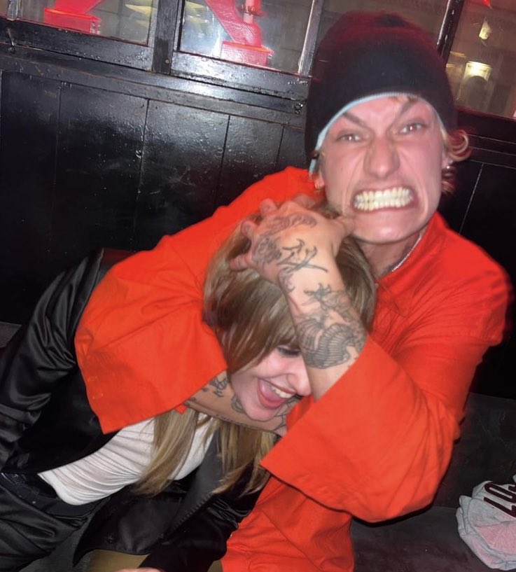 victoria de angelis (@angelisarchive) on Twitter photo 