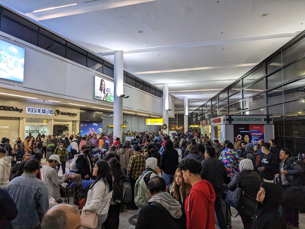 Fed_Mendez's tweet photo. ¿Afectado por @flyvolaris? Presenta solicitud de Reclamación en Conciliaexprés de @Profeco: https://t.co/uOfnVwGbWg #volaris @SheffieldGto Mientras más lo hagamos mejor para que esta aerolínea no quede impune con su reventa @moralesyo @alisguerra8 #Tijuana @AeropuertoTIJ https://t.co/uwgiEHwI0n