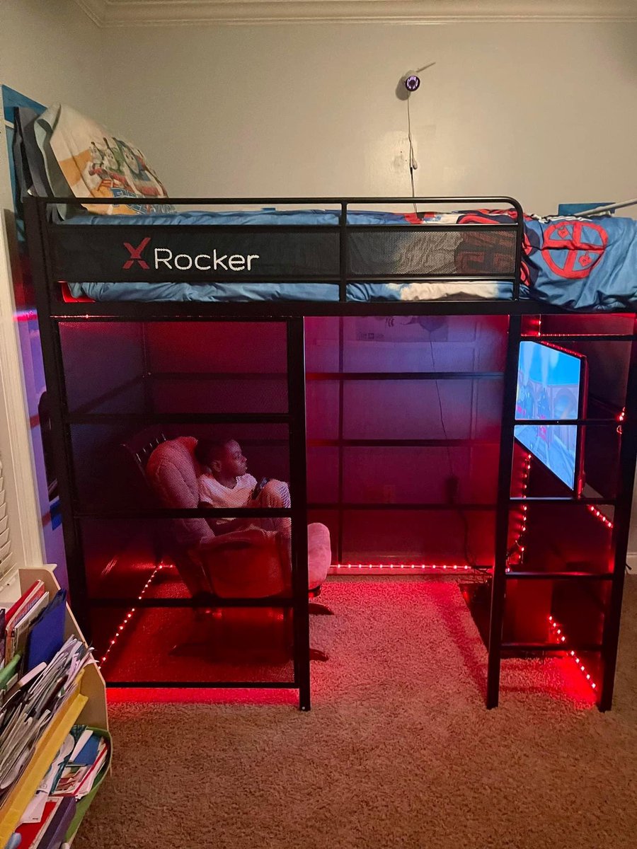 gwalamane's tweet image. This a nice setup for kids🎮👾🔥