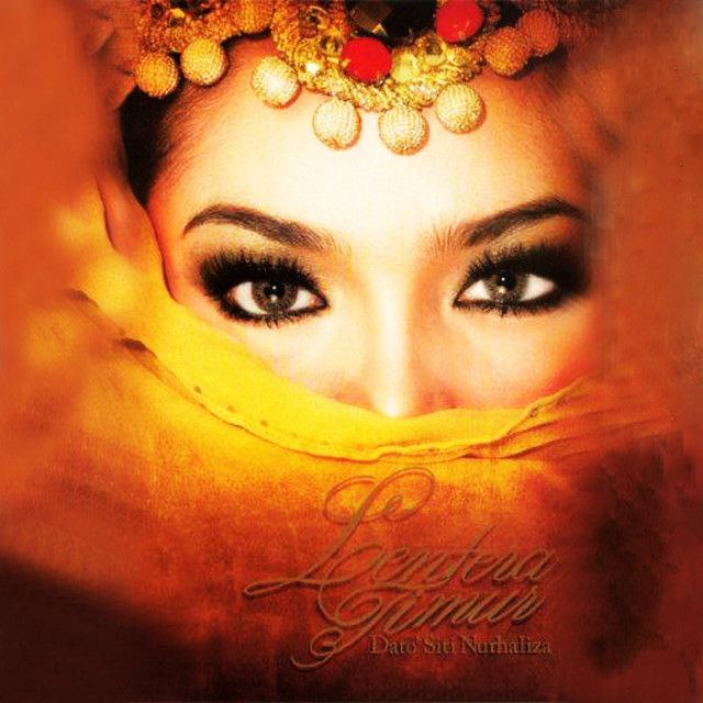 DataSiti's tweet photo. Pada 26 Disember 2008, Siti Nurhaliza (@CTNurhaliza11) telah melancarkan album studio kelima belas beliau yang berunsurkan tradisional kontemporari, "Lentera Timur". Album ini turut memuatkan lagu-lagu hits beliau, antaranya "Cinta Ini" dan "Di Taman Teman". https://t.co/bKFM0QYvMQ