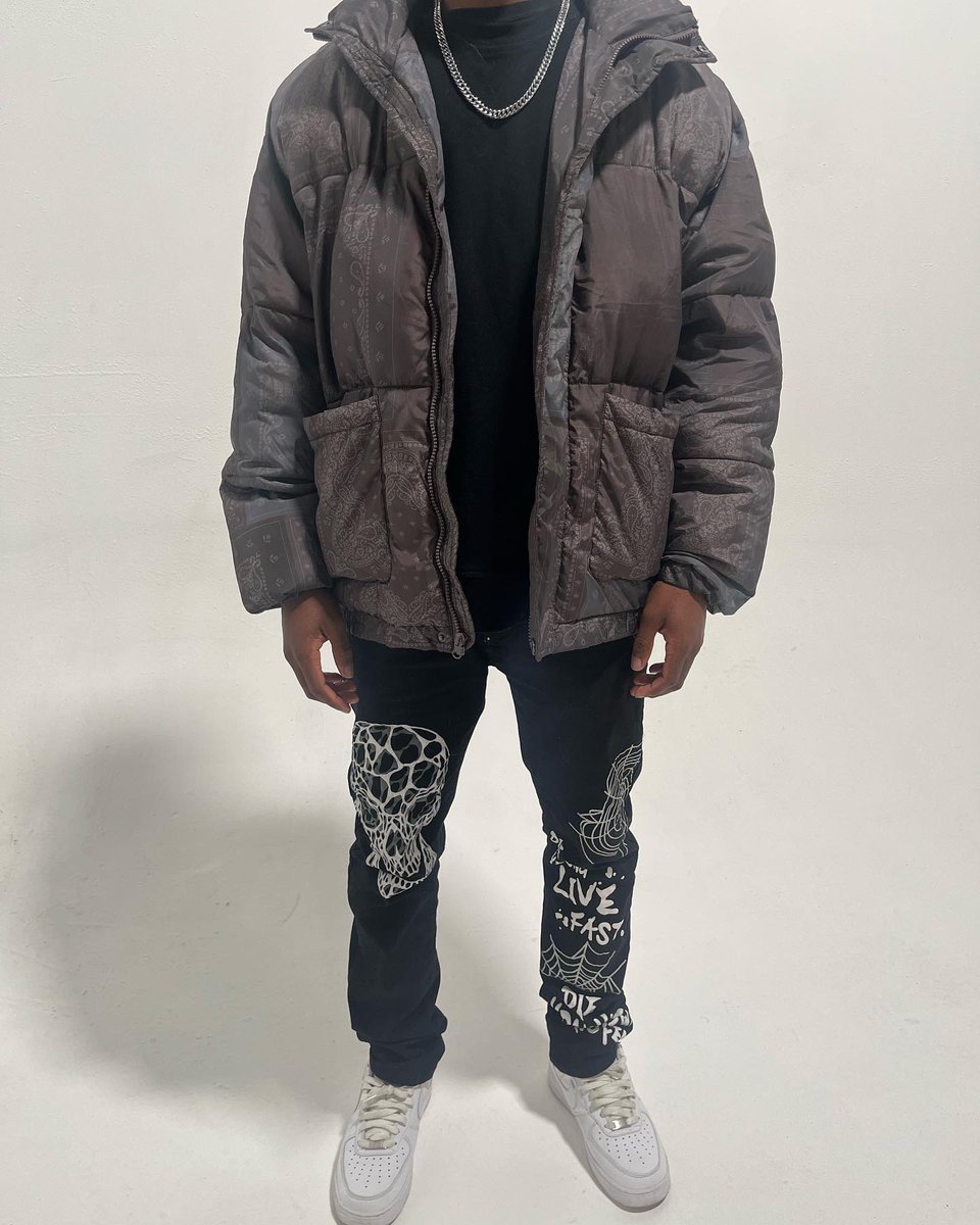 _Armvni's tweet photo. Happy Birthday Jesus 🖤❄️ https://t.co/WSj10i0I5X