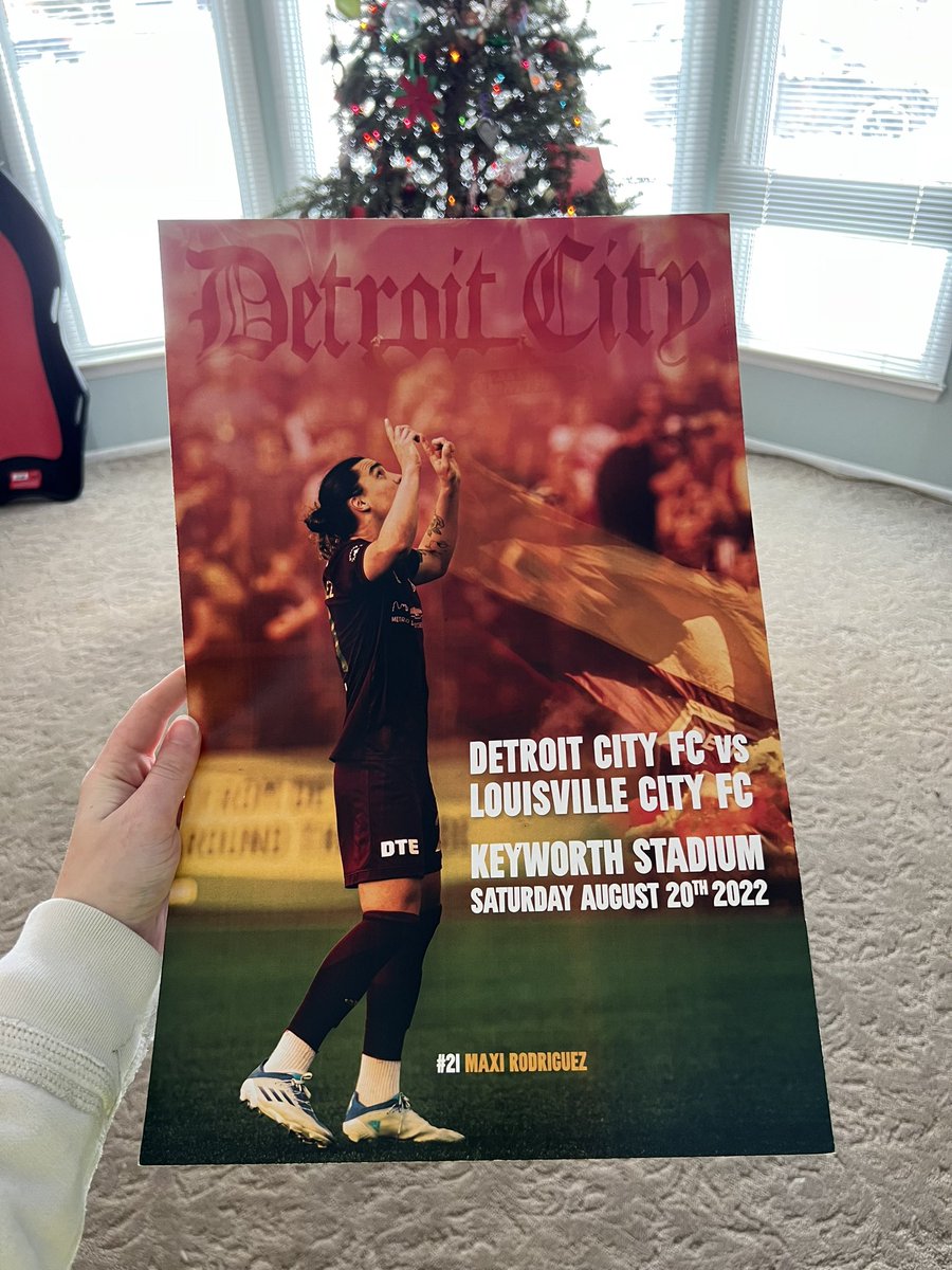 jrice2358's tweet photo. look at this beaut of a christmas gift 🎁@MaxiRodrigue21 @DetroitCityFC @NGSDetroit @d_rice513 @poolshark021  wishing everyone a safe, happy, and healthy holiday season 🥰❄️ https://t.co/AhDTedPi5l