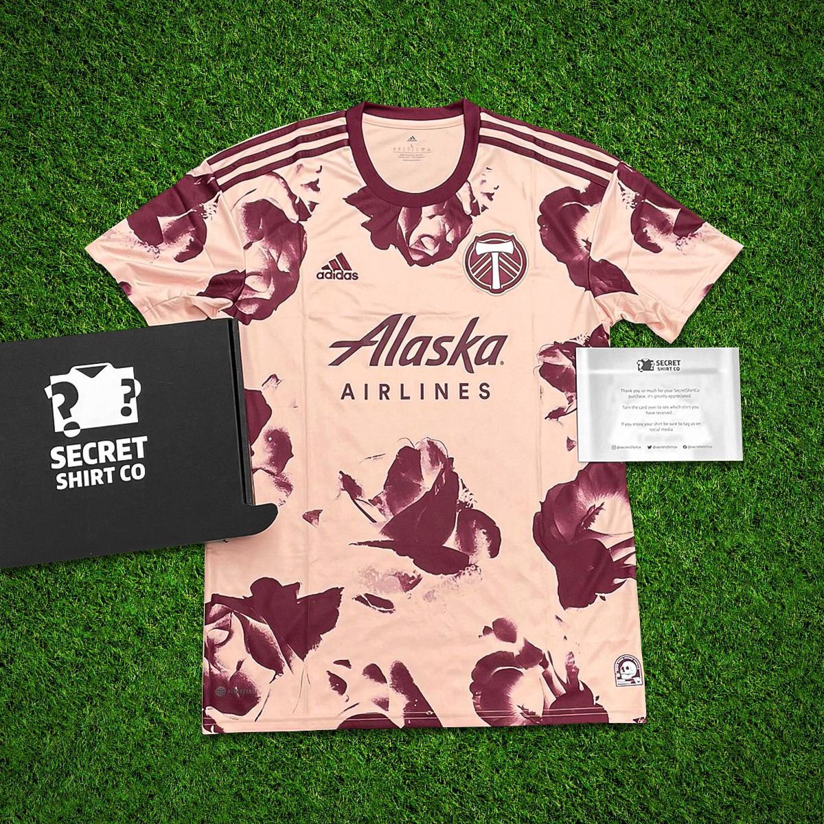 secretshirtco's tweet photo. Secret Shirt Co Christmas giveaway. 7/12. 

To enter 👇

🔄 Retweet this tweet
🤝 Follow us

Winner will be announced at 6.55PM, Good luck! 🎄 https://t.co/MOGVkd36Df