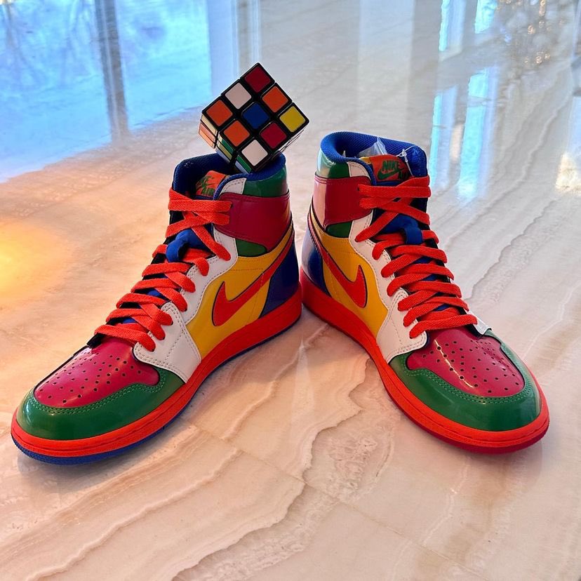 ComplexSneakers's tweet photo. .@FatJoe pulled out “Rubik’s Cube” Air Jordan 1 samples. 🤯 https://t.co/J1yXUTZIWi