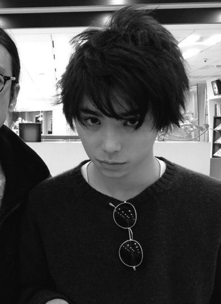 chishiya's wig is straight up a human rights violation, likeee we couldve had this nijiro in alice in borderland instead