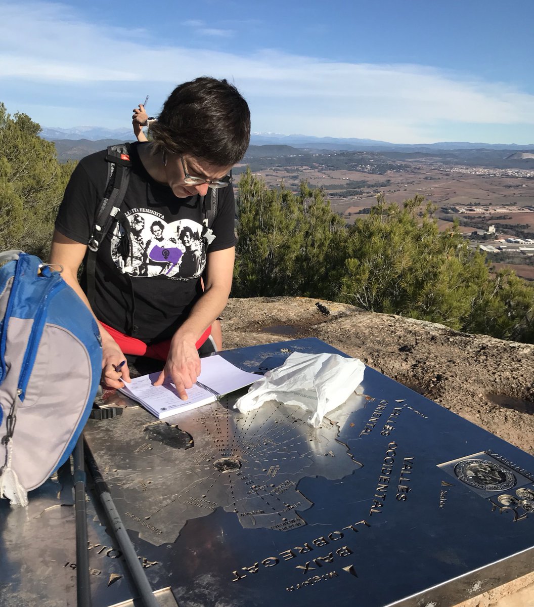 ru_alegre's tweet photo. Quin dia feia amics! ☀️
Un Nadal més, seguint la tradició de pujar al #Collbaix a veure el pessebre del @FemCECB. https://t.co/bwl8eBGyg2