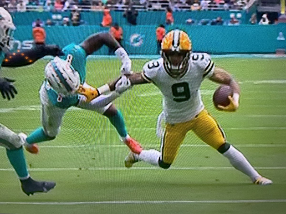 ChapmanPhotos's tweet photo. So apparently, this isn’t a face mask foul @NFL ?
#finsup #notsurprised #weneverget the all’s https://t.co/vlvBsGVT45