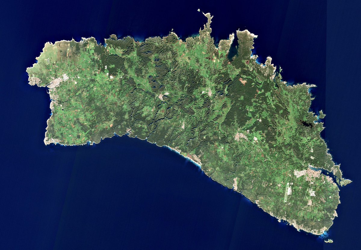 UEspai's tweet photo. Menorca, polida i amb cel ras, albirada aquest migdia des del satèl·lit Sentinel-2, a 786 km de la Terra. #Menorca https://t.co/aaOnFJnjw9