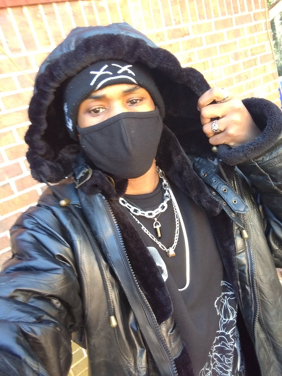 Malik_Nova96's tweet photo. I got that drip drip drip like Nikki Sixx #gothmas #gothicchristmas #traprockstar https://t.co/JaqBkVTTxs