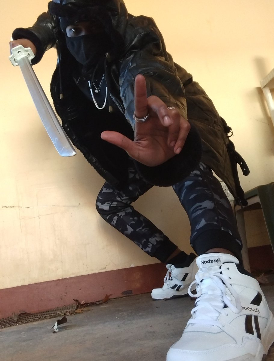 Malik_Nova96's tweet photo. I got that drip drip drip like Nikki Sixx #gothmas #gothicchristmas #traprockstar https://t.co/JaqBkVTTxs