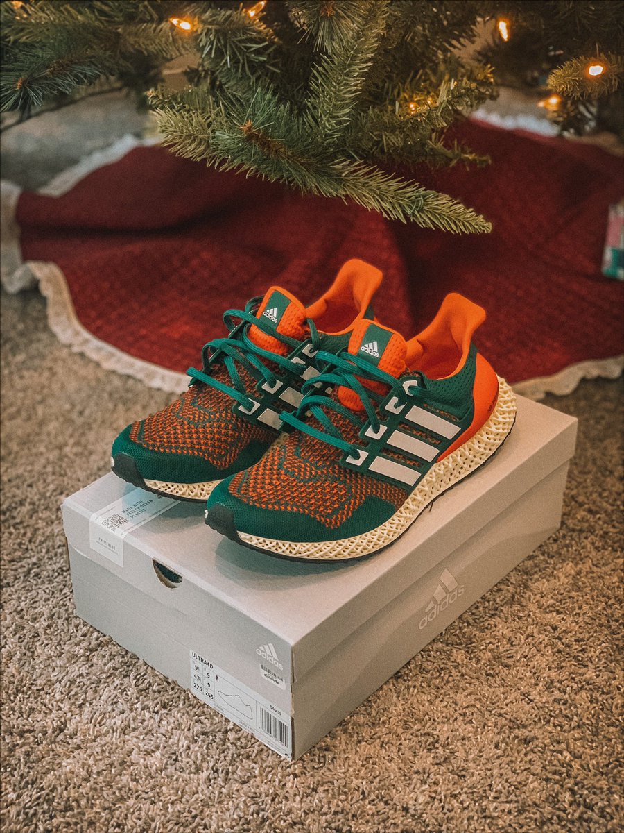 jeff4magic's tweet photo. kicksmas 2022

/// x @MiamiHurricanes https://t.co/xaW6BZ0cif
