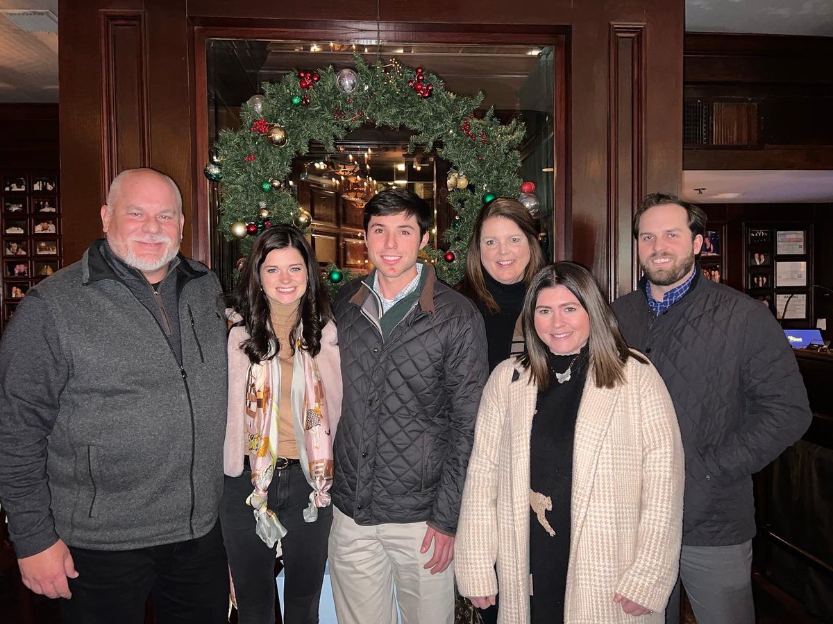 Merry Christmas from my family! I love our Aledo FCA Huddle and I know God will bless us all as we gather again in 2023 in service to Him and to each other! I love each and everyone of you and may God bless you today as you celebrate the birth of our Savior!
❤️✝️Coach Henyon