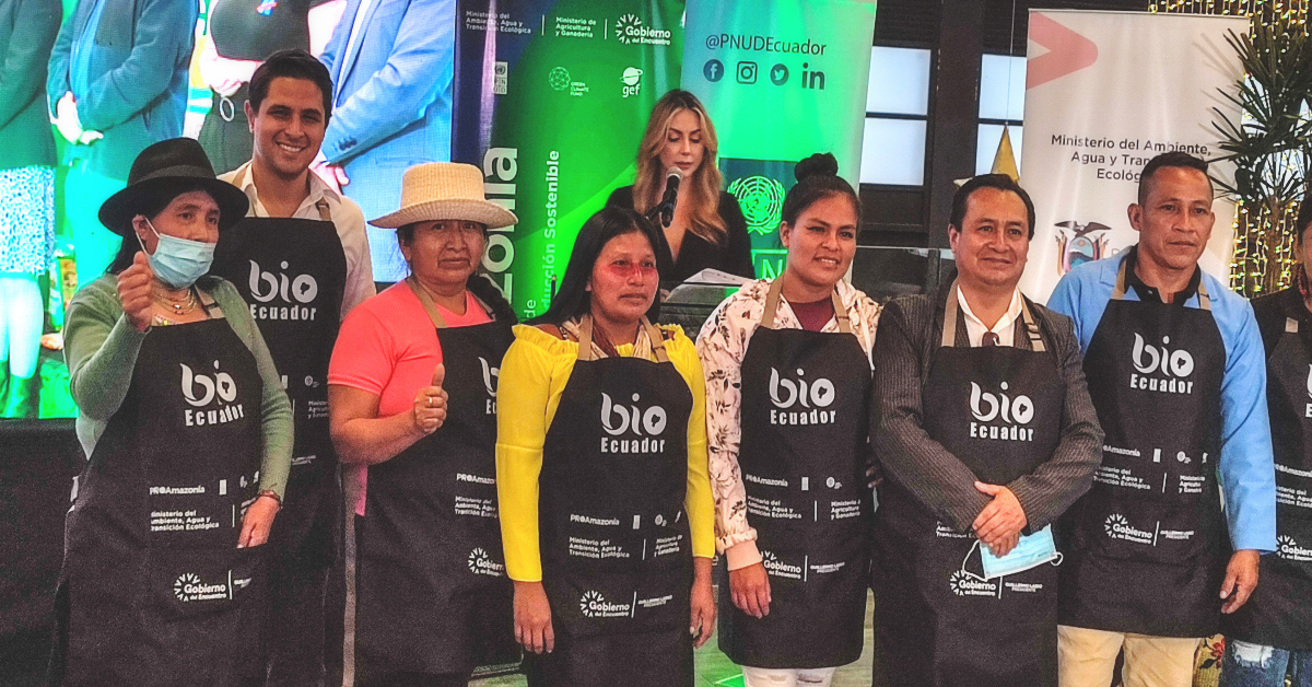 HeiferEcuador's tweet photo. Las empresas piloto del proyecto #BionegociosEcuador ejecutado por Heifer Ecuador, @Coprobich y #SumakMikuy, y la empresa #Mansur, apoyada por la organización, participaron en la feria realizada por @Ambiente_Ec y @PROAmazoniaEC durante el lanzamiento de la marca #BioEcuador. https://t.co/gndSjCaoWQ